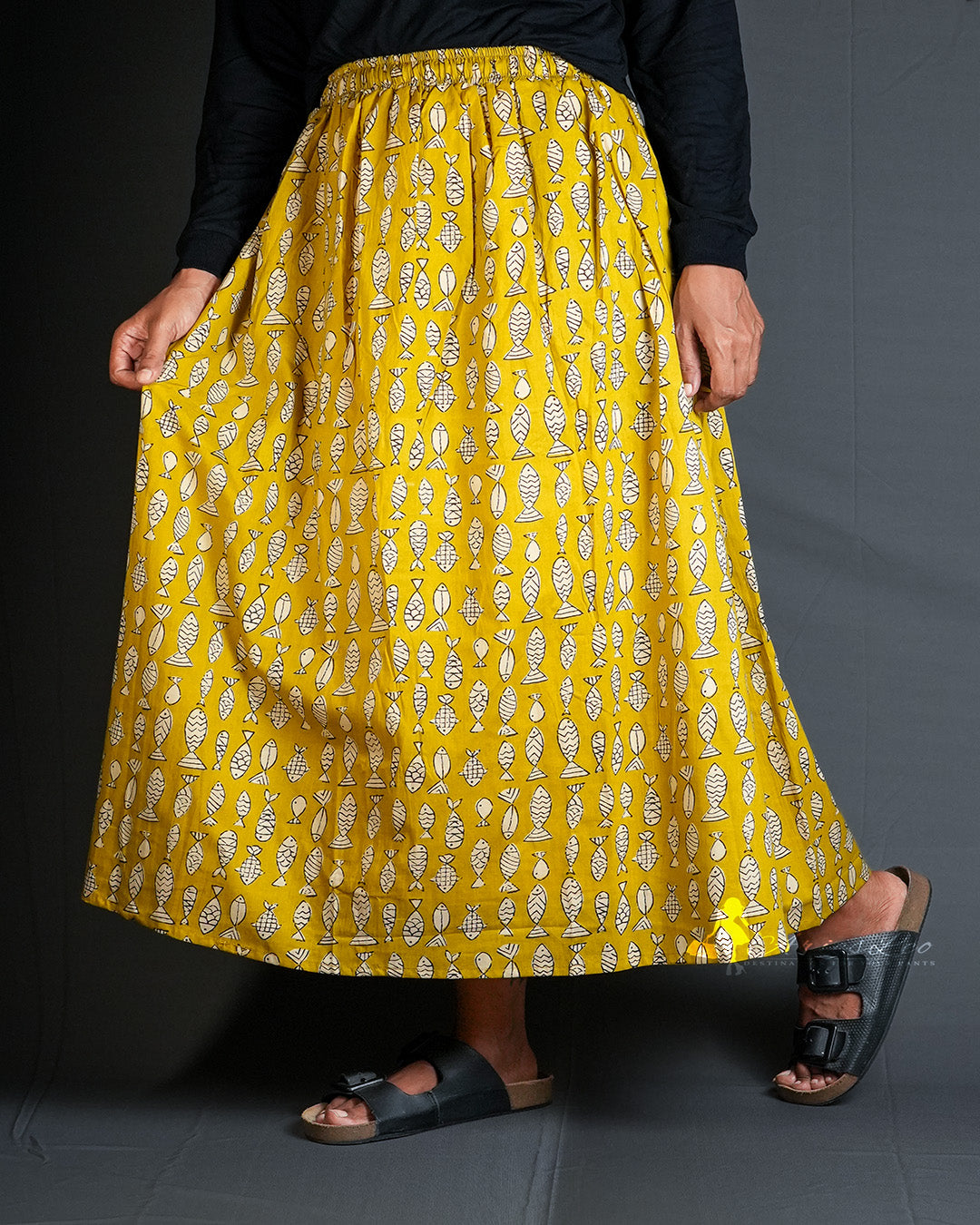 SKIRT WITH FISH PRINT