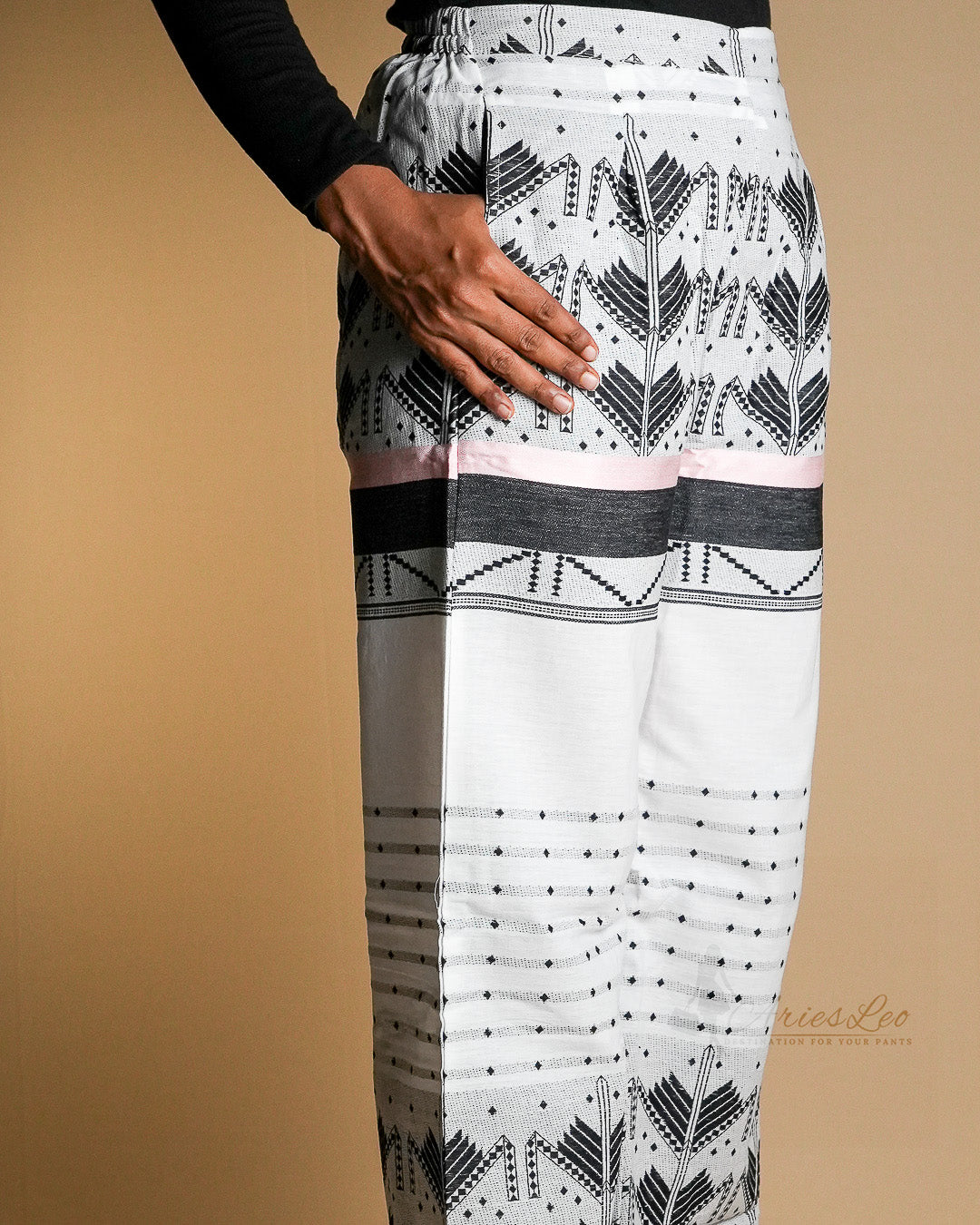 JAQUARD WHITE DESIGN